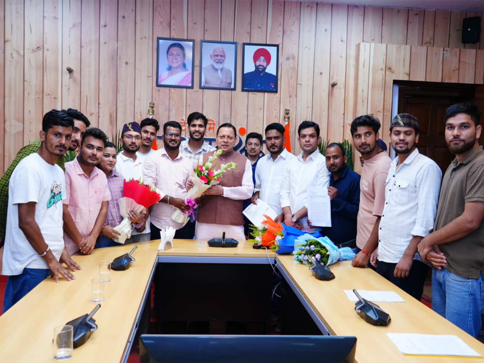 Chief Minister Pushkar Singh Dhami meets delegation (Photo: Uttarakhand CMO)