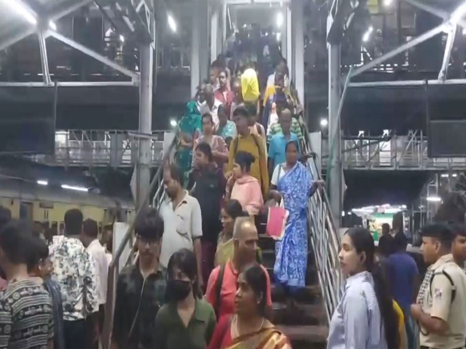 Visuals from Bardhaman railway station (Photo/ANI)