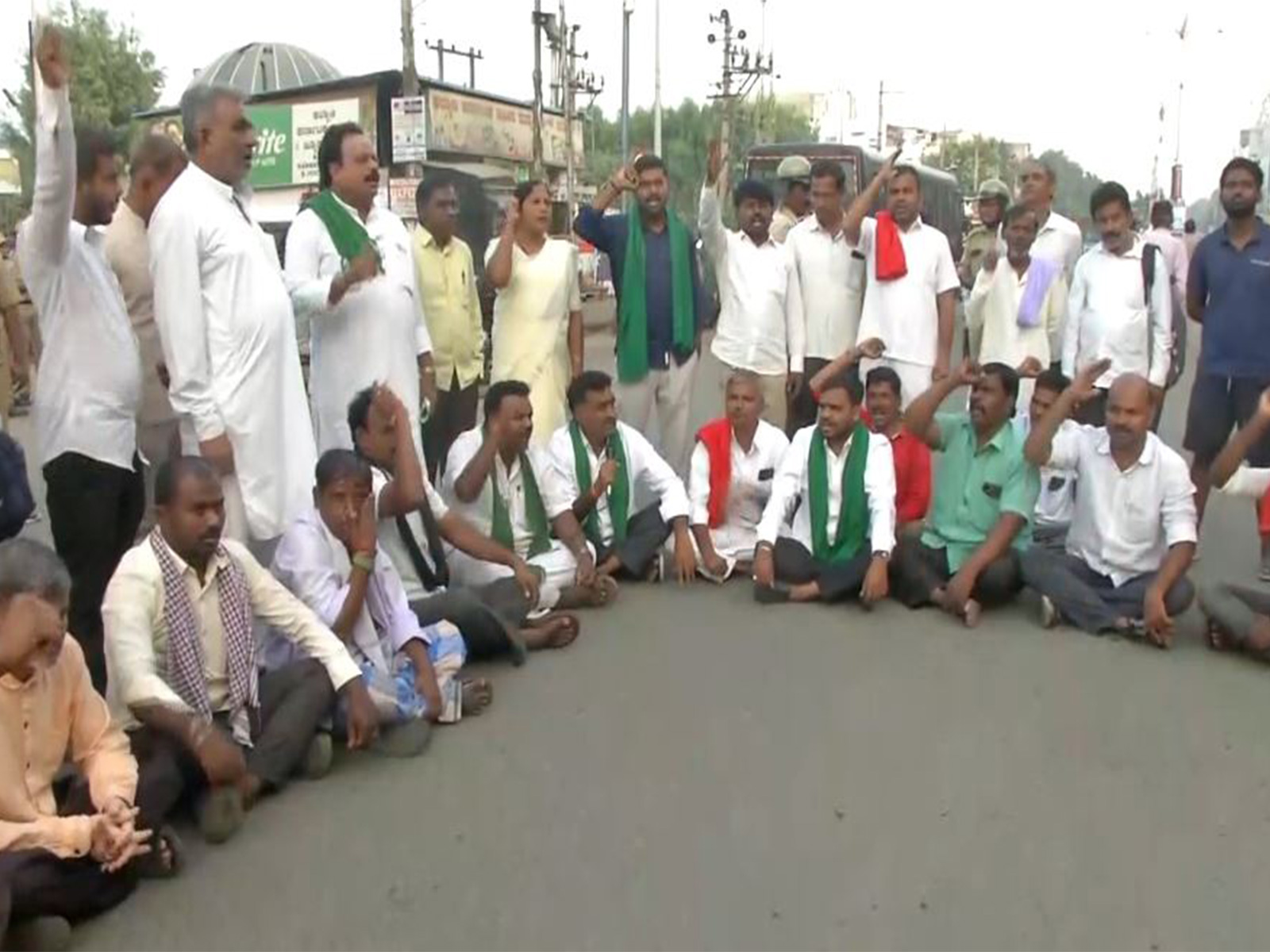 Kalyana Karnataka Horata Samiti calls Kalaburagi bandh (Photo/ANI)