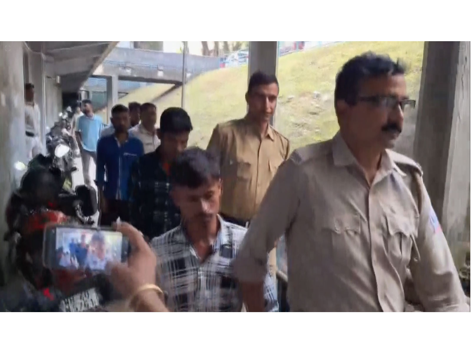 WB Police produce two arrested in Durgapur gang rape case in court (Photo/ANI) WB Police produce two arrested in Durgapur gang rape case in court (Photo/ANI)