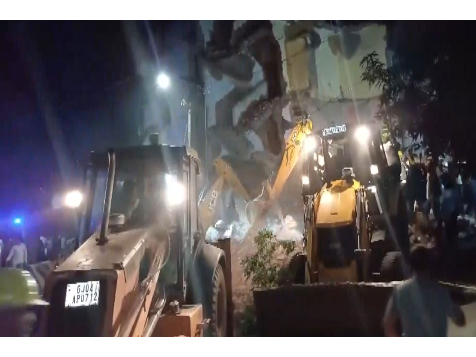 Gujarat: Portion of three-storey building collapses in Bhavnagar, rescue op underway