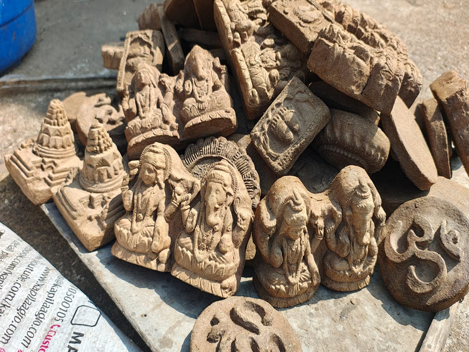 Idols prepared from Cow Dung (Photo/ANI)