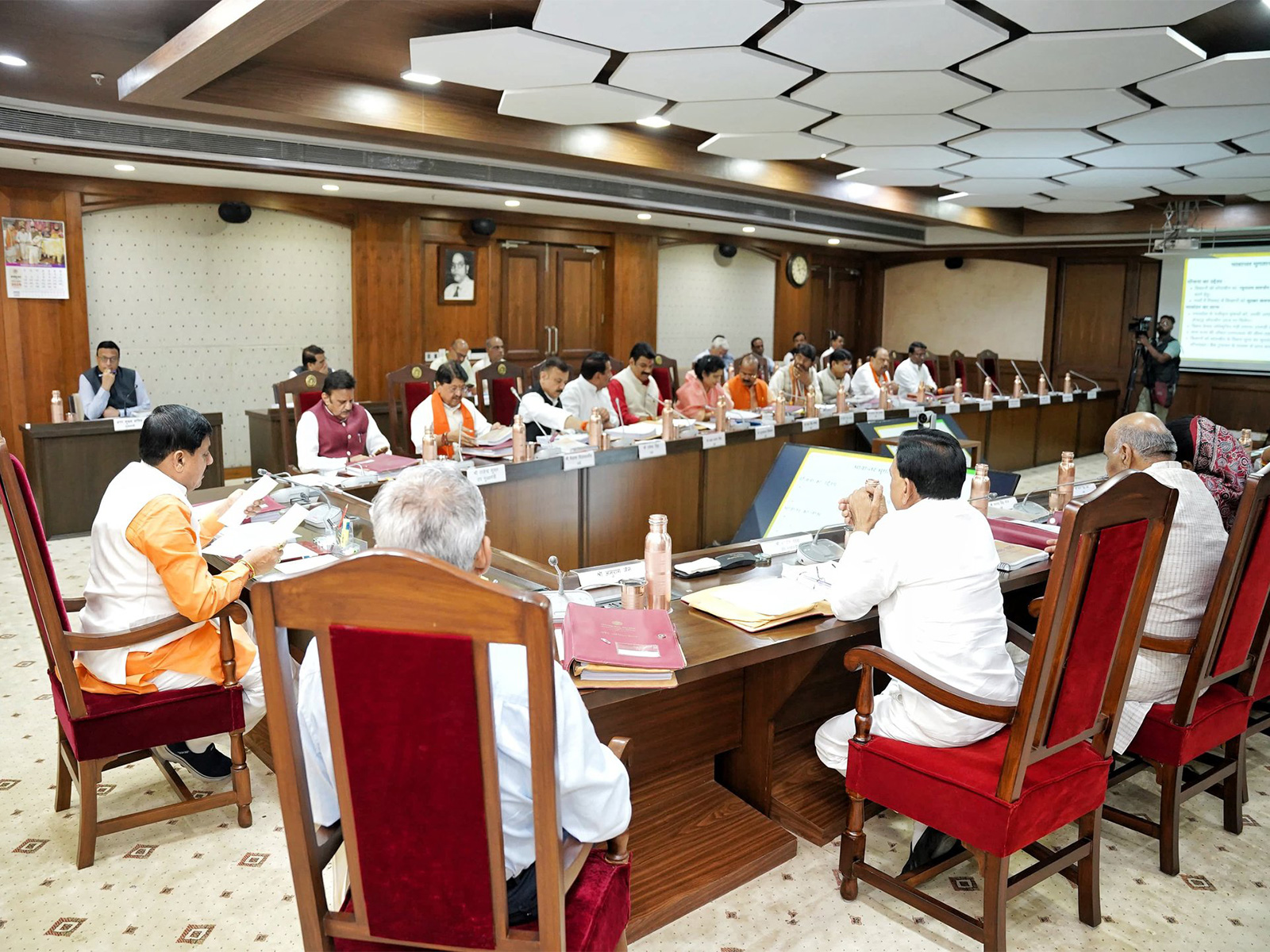 MP CM Mohan Yadav chairing cabinet meeting (Photo/ X @DrMohanYadav51)