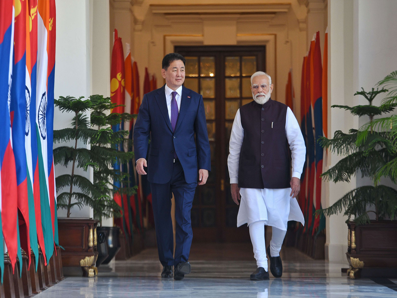 Prime Minister Narendra Modi with President of Mongolia Khurelsukh Ukhnaa (Photo/X@narendramodi)
