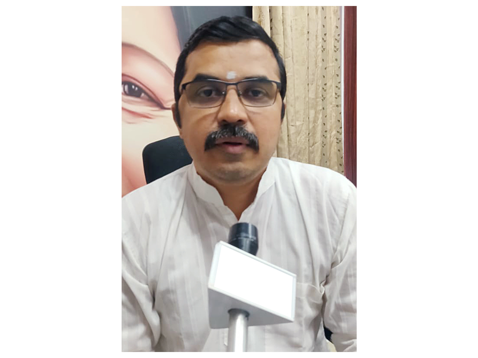 AIADMK national spokesperson Kovai Sathyan (File Photo/ANI)