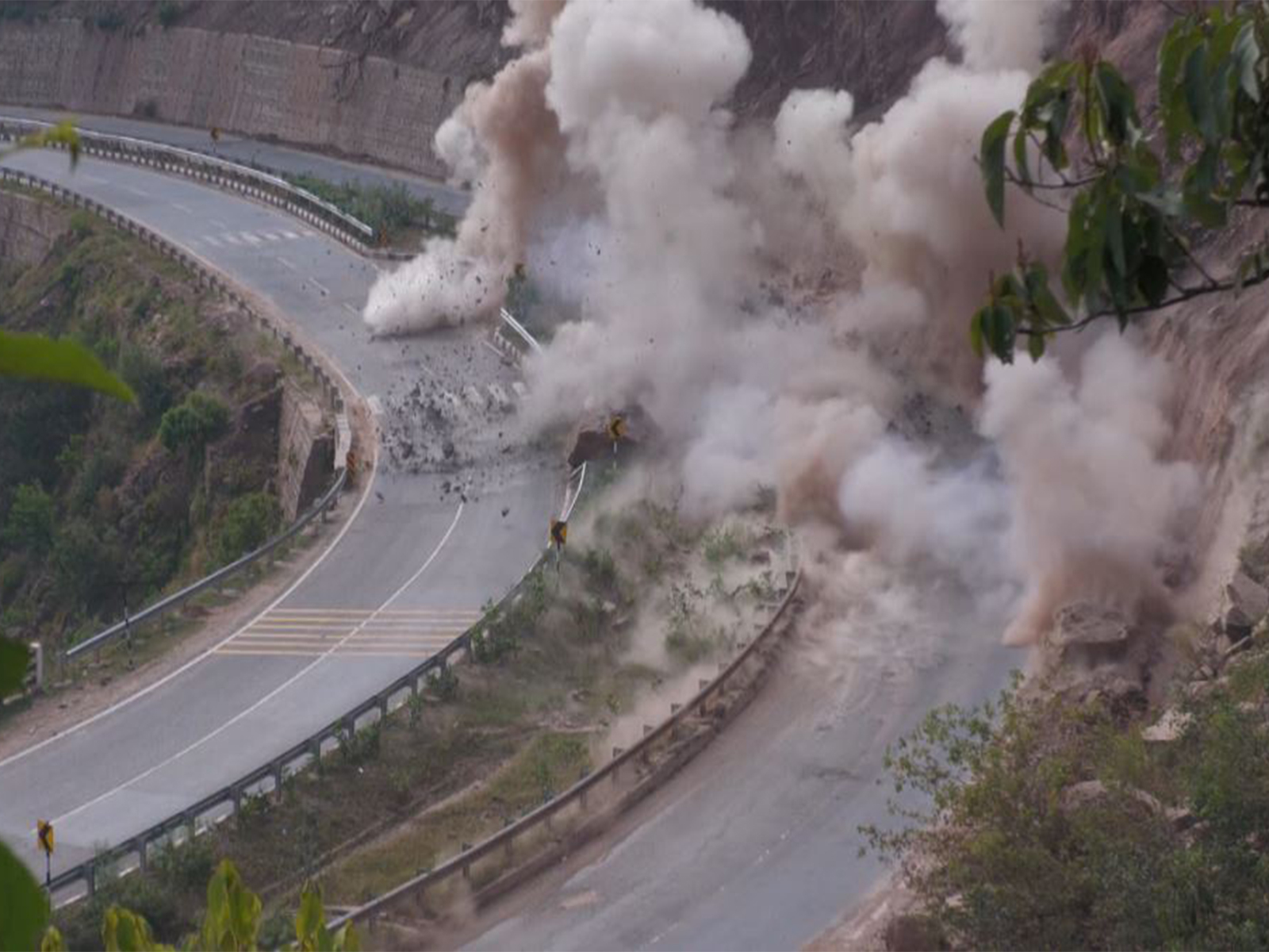 Three boulders blasted on Jammu–Srinagar National Highway (Photo/ANI) Three boulders blasted on Jammu–Srinagar National Highway (Photo/ANI)