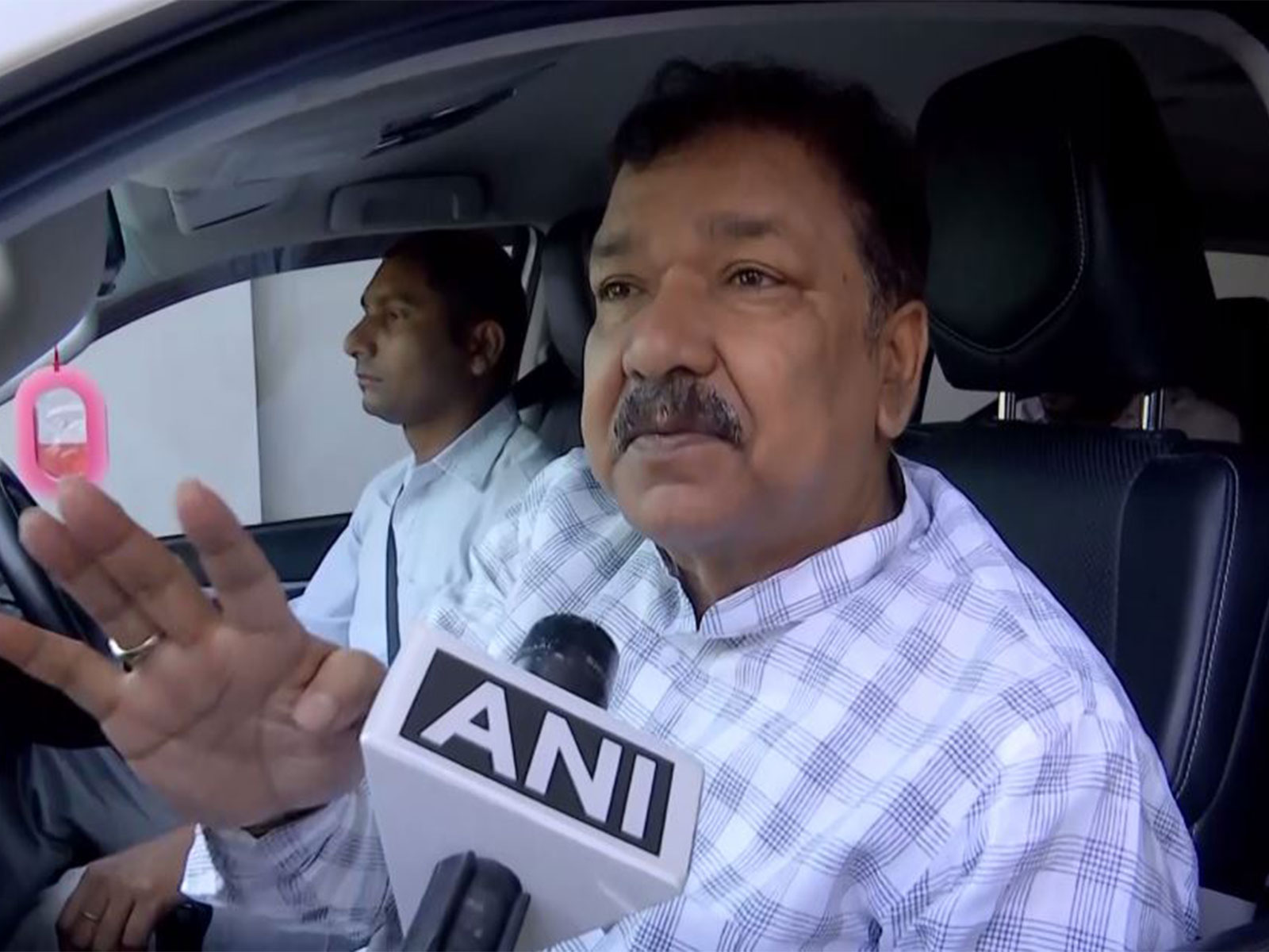 Dilip Jaiswal takes jibe at Oppn for not announcing seat