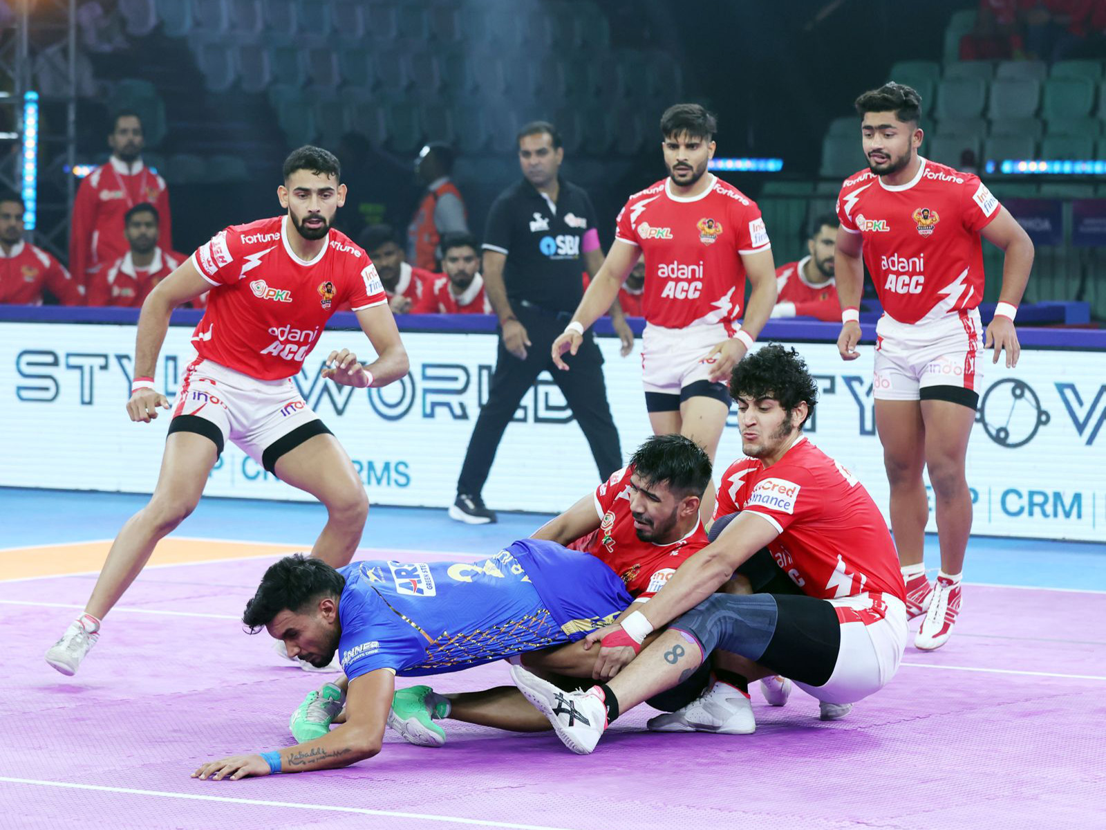 Gujarat Giants players in action (Photo: PKL) 