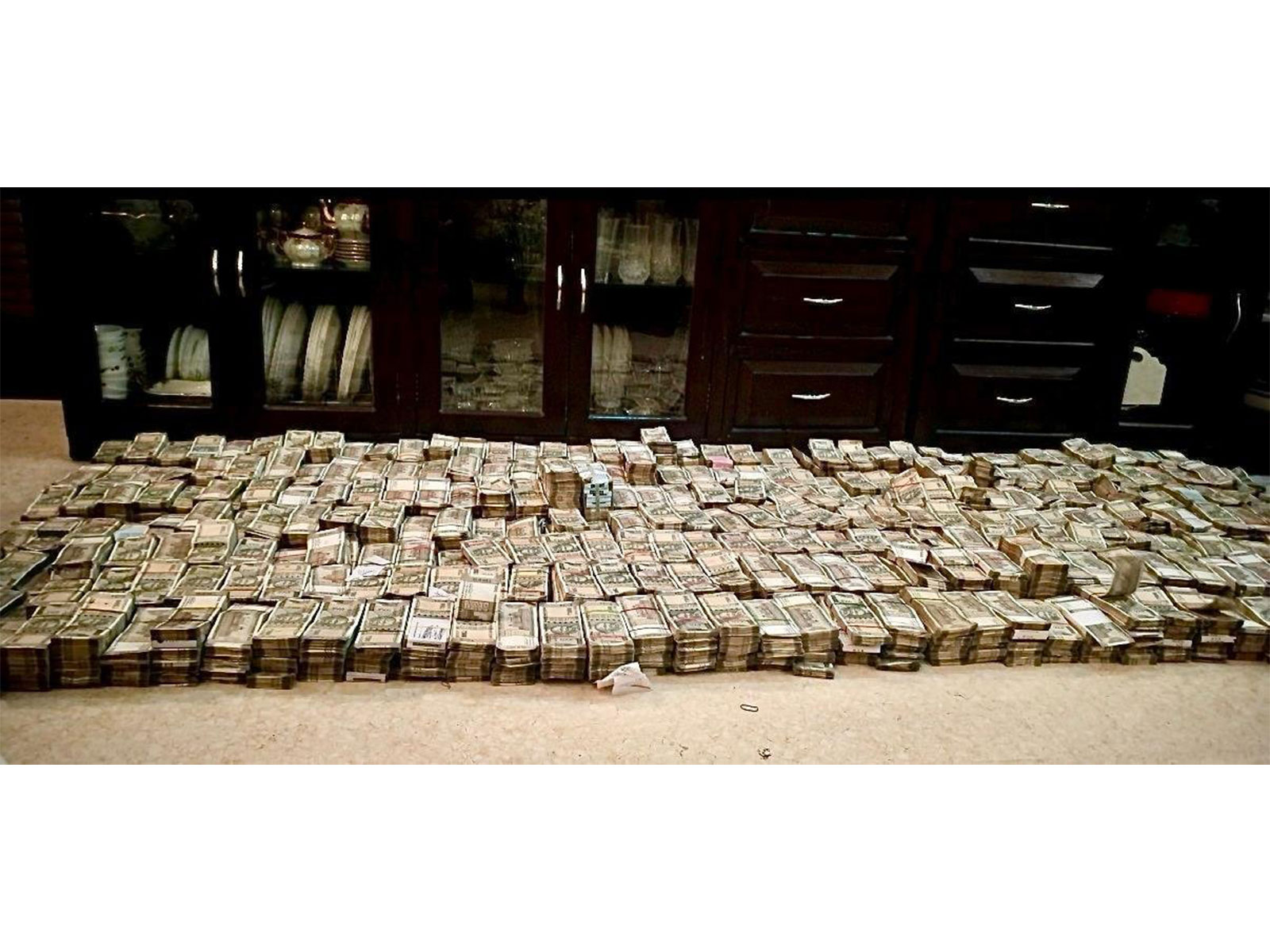 Visuals of cash recovered from the residence of Ropar DIG (Photo/ANI)