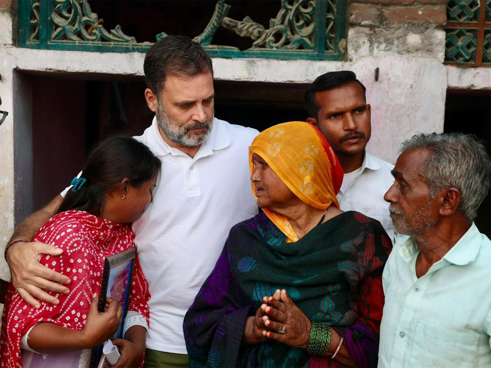 Rahul Gandhi with the family of the Dalit man (Photo Source: AICC) Rahul Gandhi with the family of the Dalit man (Photo Source: AICC)