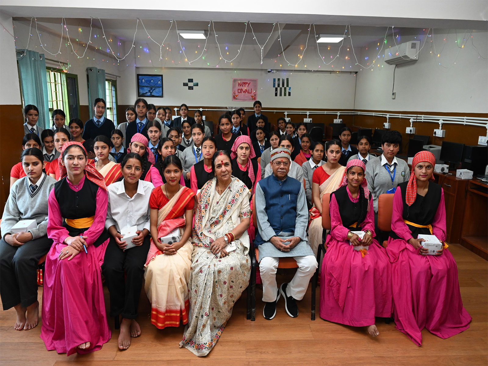 HP Governor visits Nari Sewa Sadan and Balika Ashram at Dhalli village in Mashobra (Photo/HP Raj Bhawan)