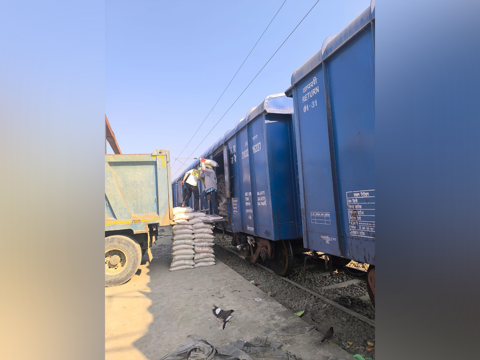 First-ever rail consignment of Industrial salt reaches Kashmir from Gujarat (Photo/ANI)