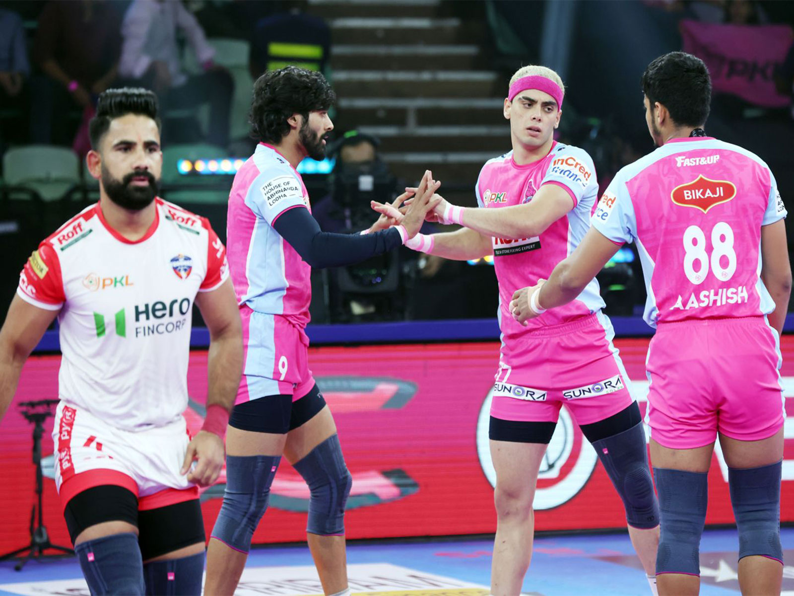 Players in action during PKL. (Photo/PKL) 