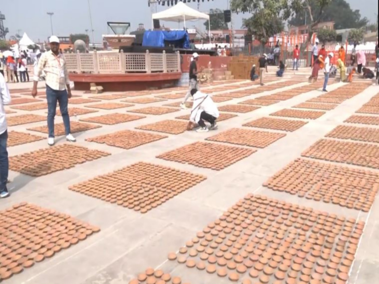 Grand preparations midway for Deepotsav to create history. (Photo/ANI)