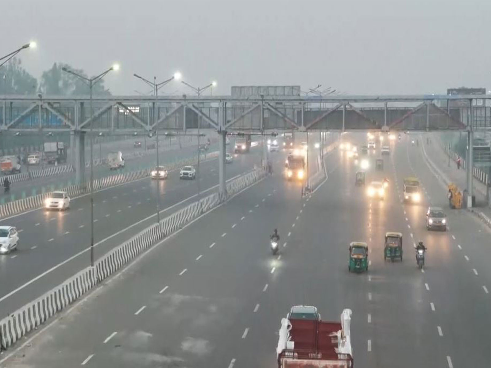 Visuals from a street in New Delhi (Photo/ANI)