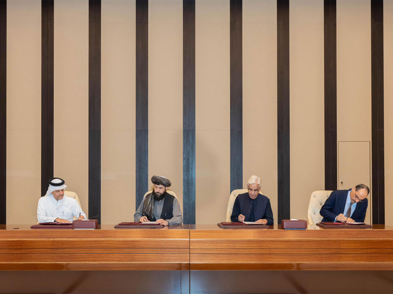 Pakistan and Afghan teams in Doha (Photo: X@MofaQatar_EN)