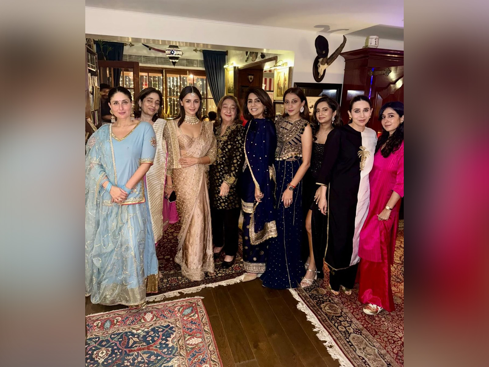 Kapoor family celebrates pre-Diwali bash (Photo/Instagram@stylebyanissa)