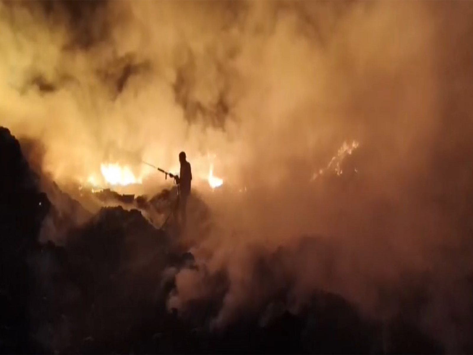 Fire breaks out at municipal corporation's dumping site (Photo/ANI)