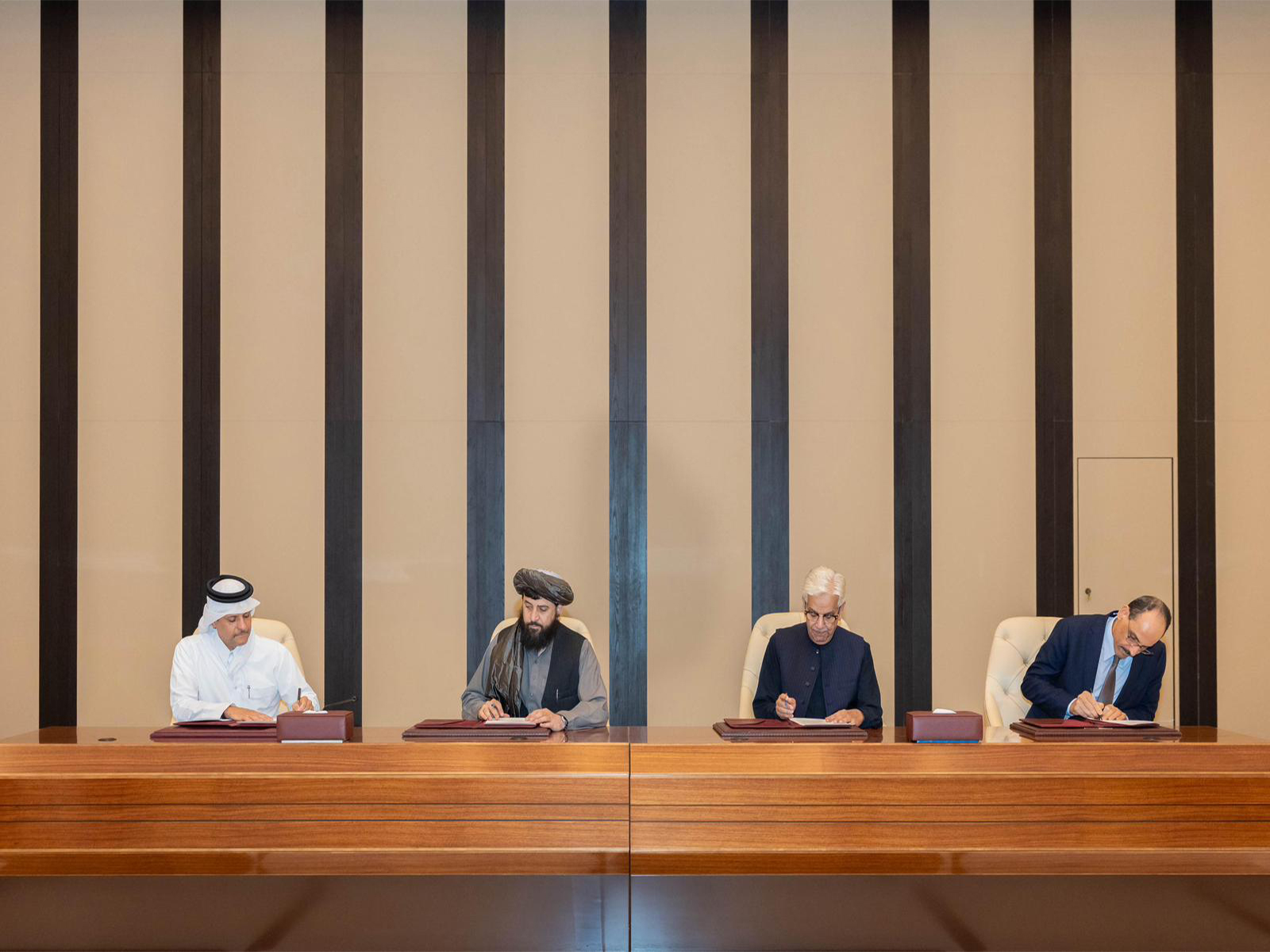 igning of the bilateral agreement between Pakistan and Afghanistan (Photo/X@MofaQatar_EN)