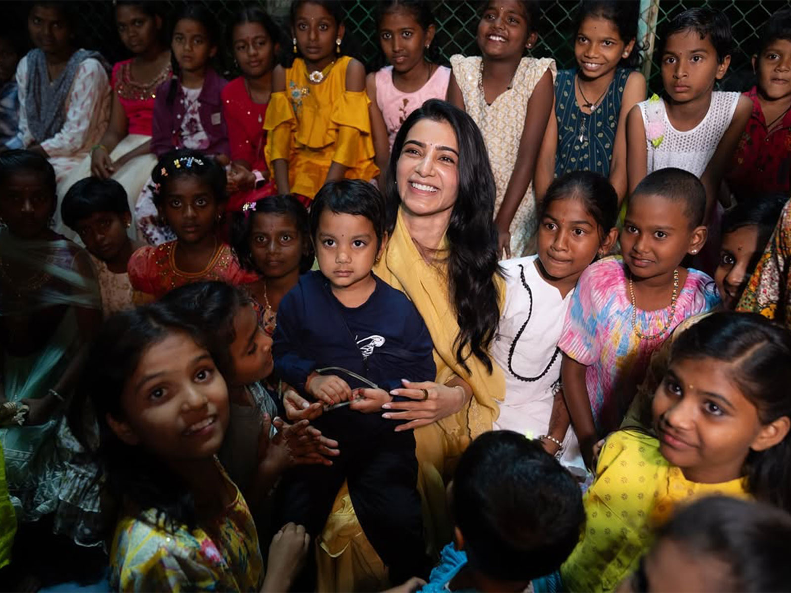 Samantha Ruth Prabhu celebrates Diwali with kids (Photo/instagram/@samantharuthprabhuoffl)