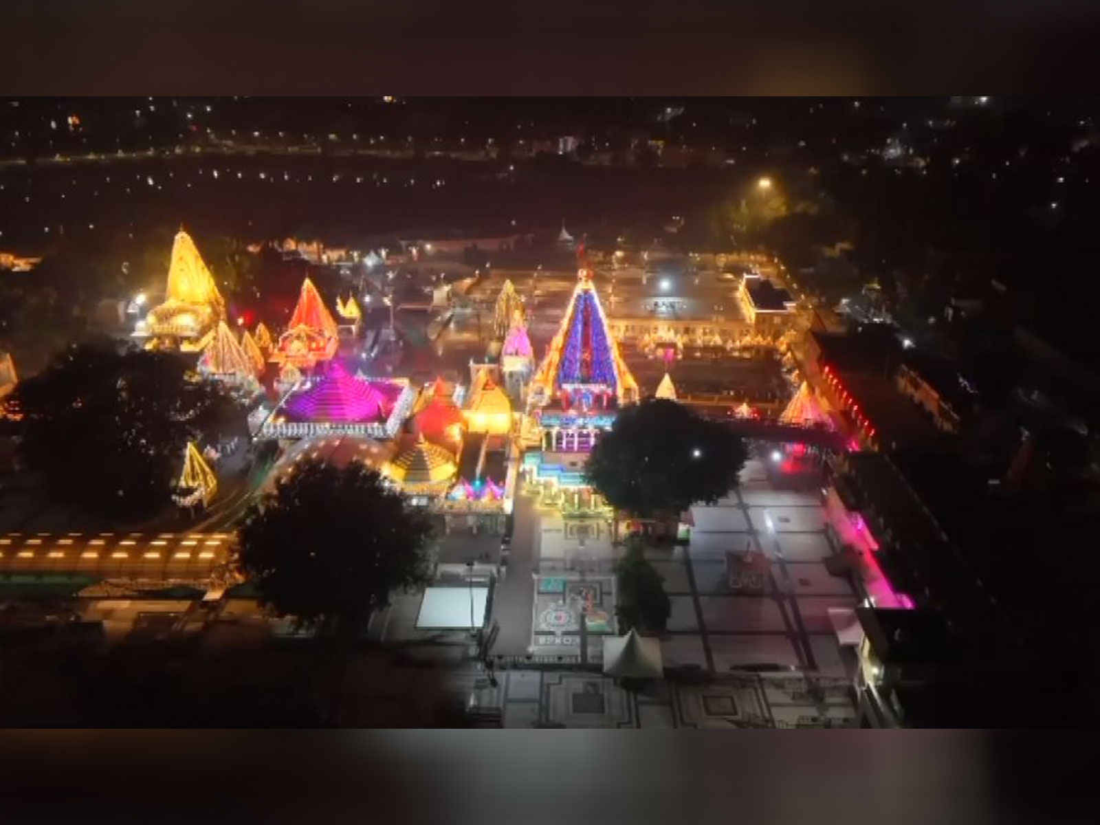 Mahakaleshwar Temple in Ujjain lit up during Diwali (Photo/ANI)