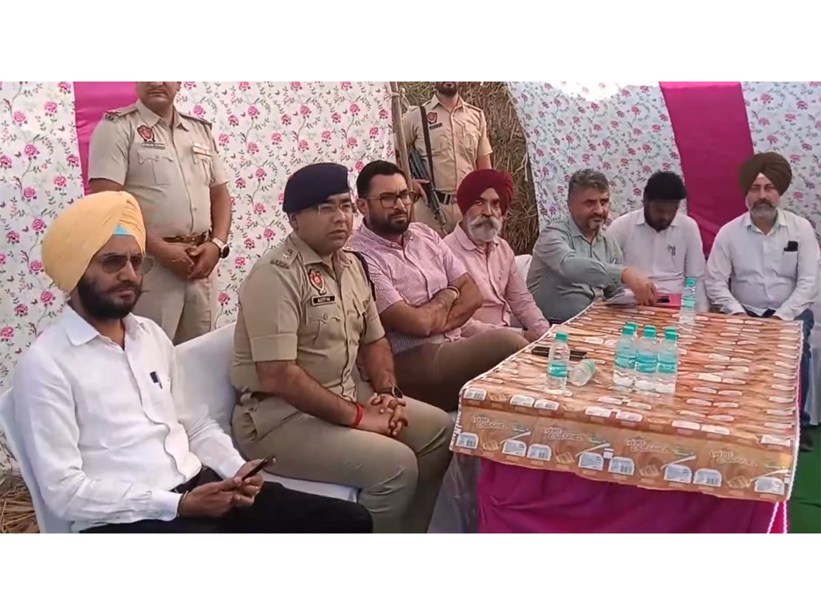 Gurdaspur SSP Aditya and Deputy Commissioner Dalwinderjit Singh (Photo/ANI)