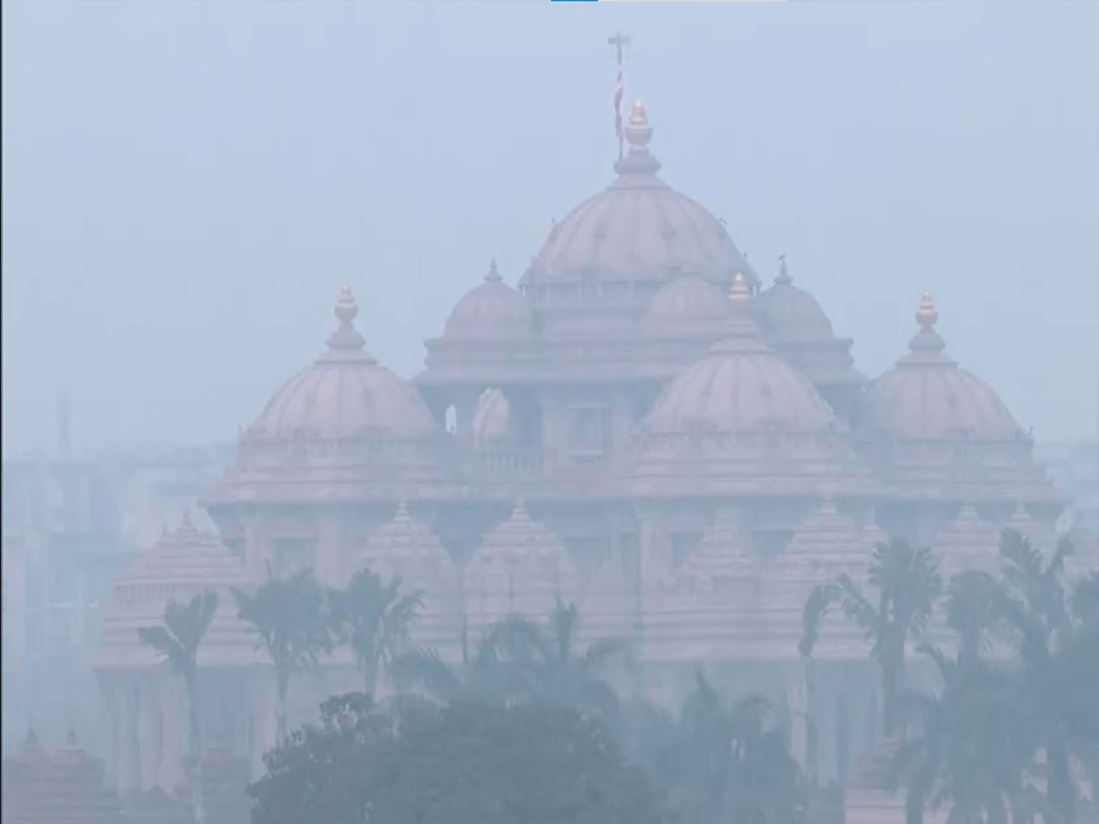 Air pollution at Akshardhan temple in Delhi (Photo/ANI)