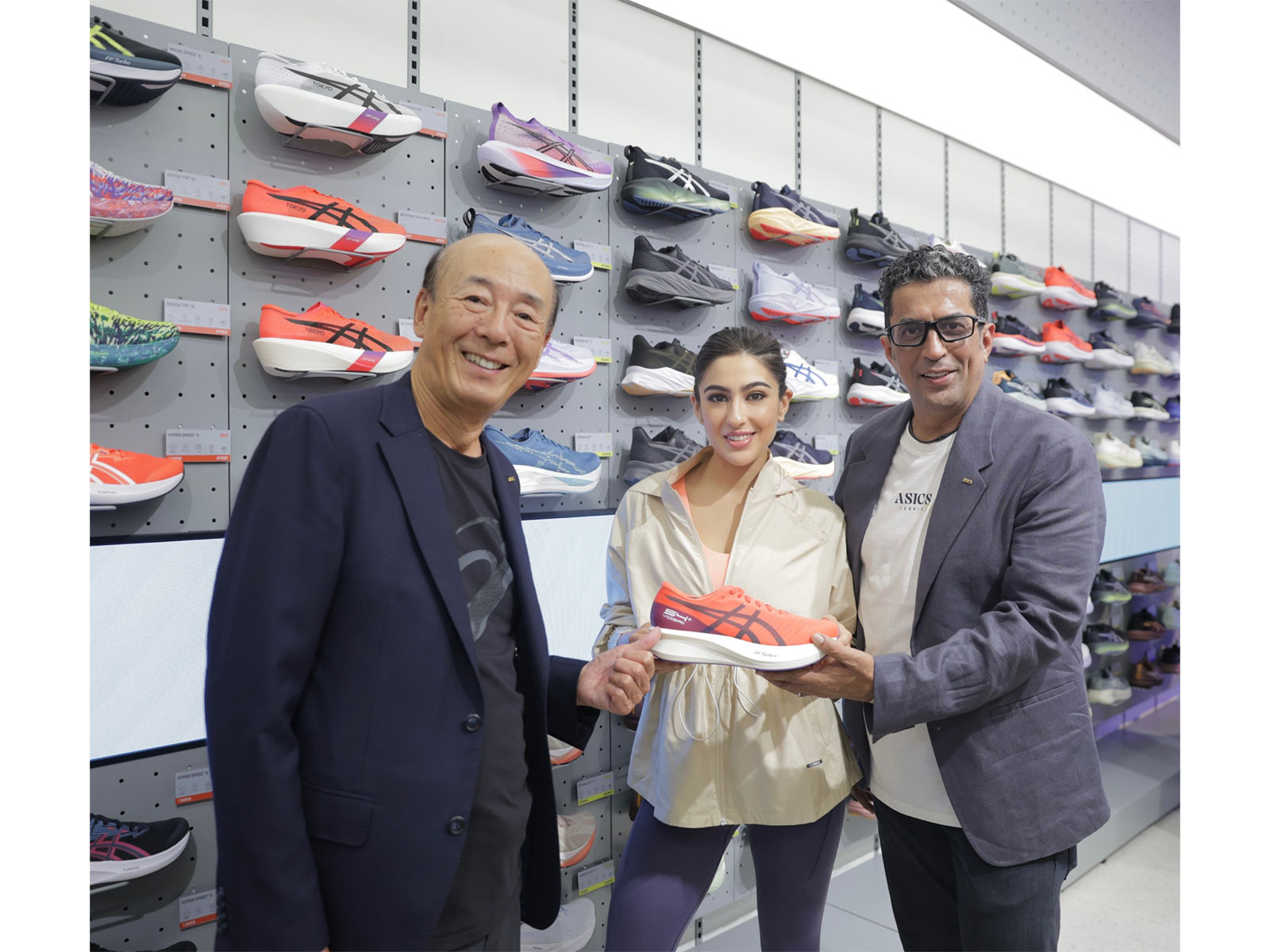 L to R: Mr. Yasuhito Hirota, Chairman and CEO, Representative Director, ASICS Corporation; Ms. Sara Ali Khan; Mr. Rajat Khurana, Managing Director, ASICS India and South ASIA