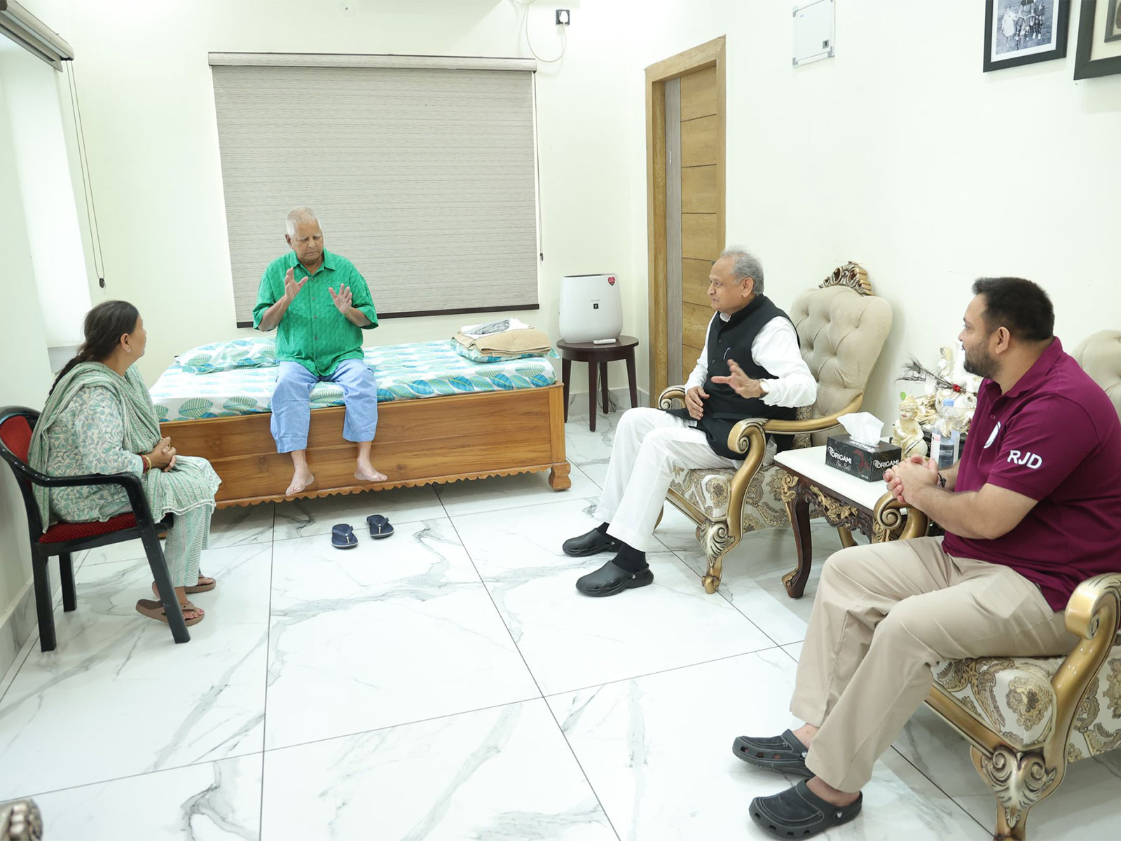 Senior Congress leader Ashok Gehlot with RJD leadership (Photo/X@ashokgehlot51)