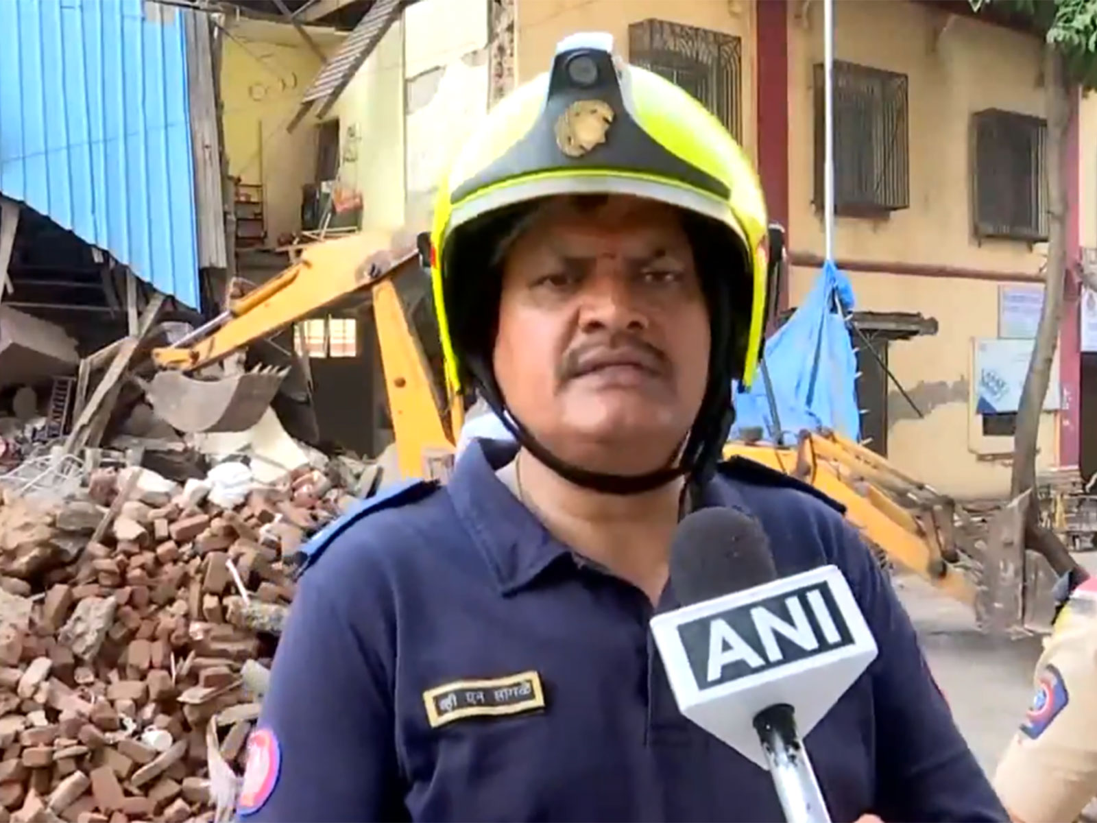 Assistant Divisional Fire Officer VN Sangale said that the building collapsed at around 1 pm. (Photo: ANI)