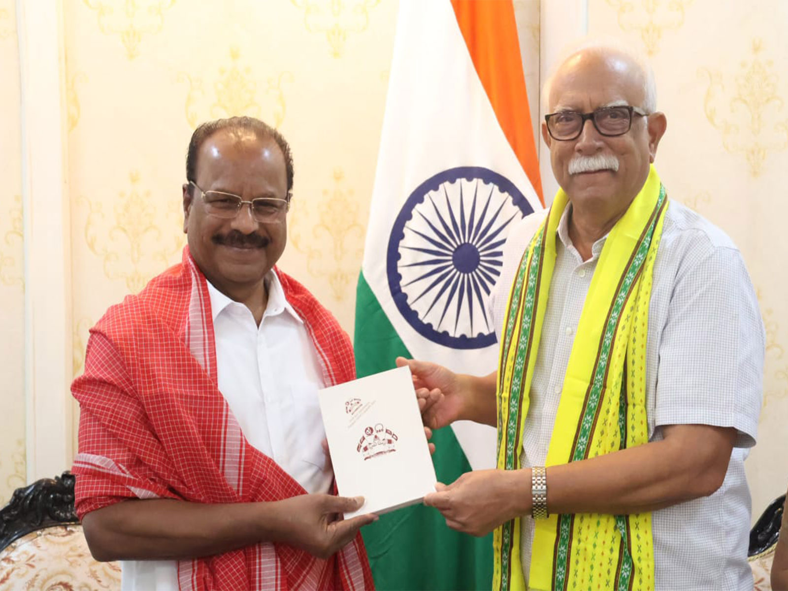 Tripura Governor welcomes Goa Governor in Agartala (Photo/ANI)