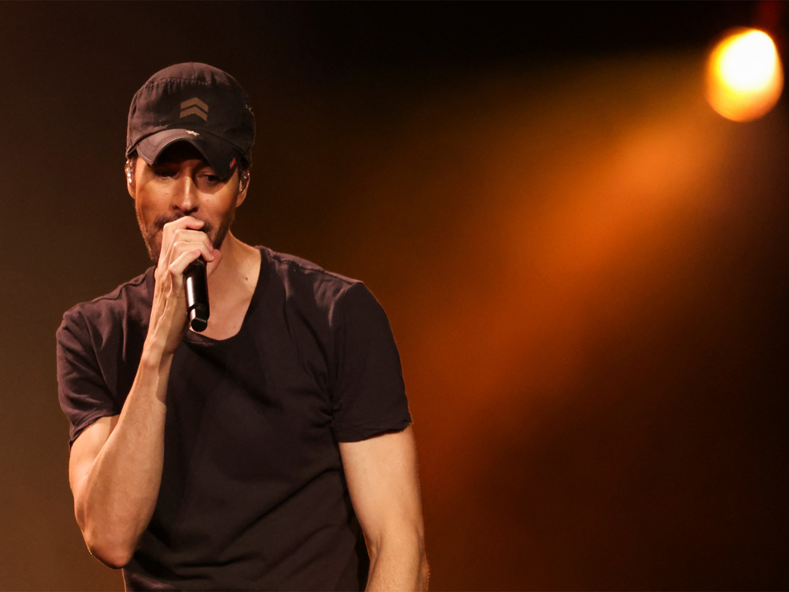  Enrique Iglesias  (Image source: Reuters)
