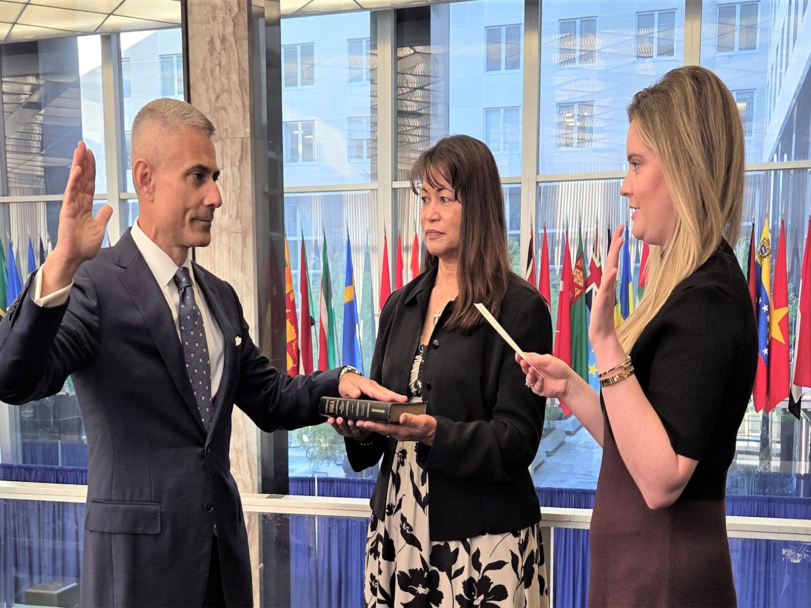 Paul Kapur being sworn in (Photo:/X/@State_SCA)