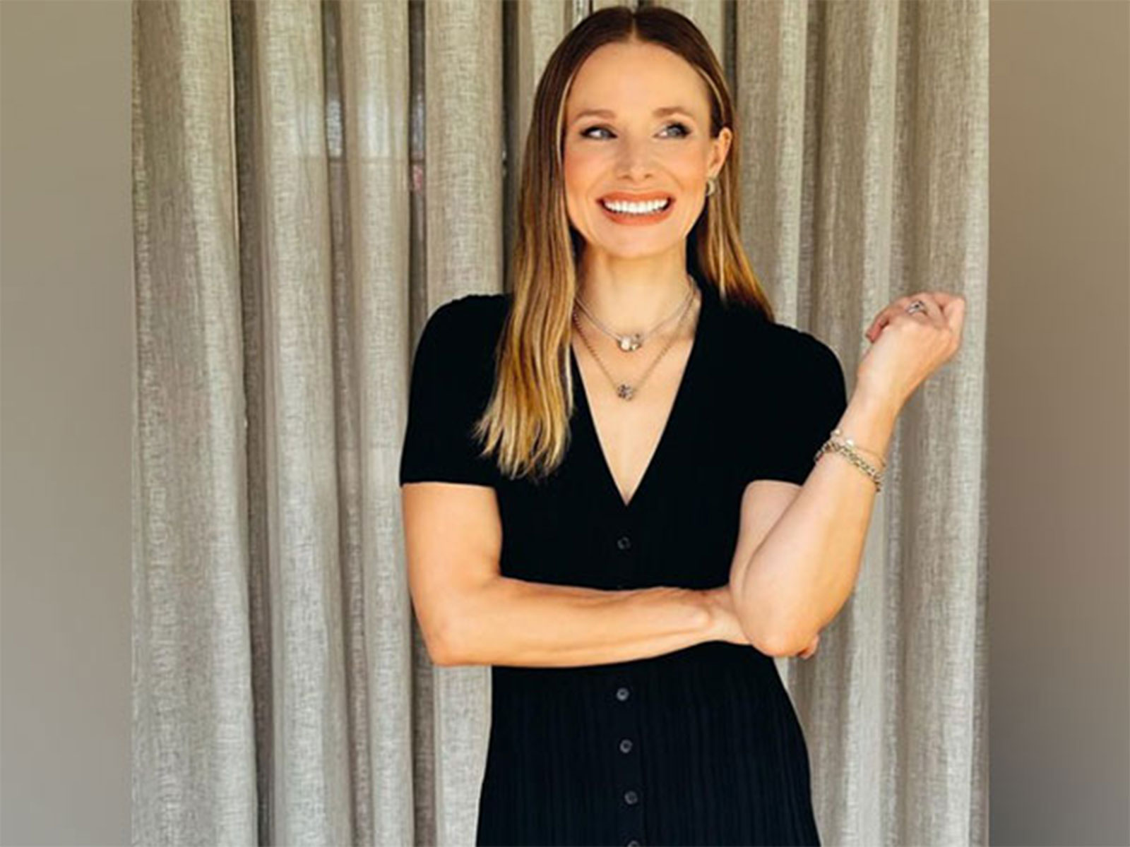 Kristen Bell (Image source: Instagram/ @kristenanniebell)