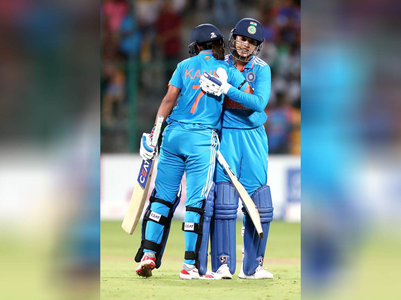 Harmanpreet Kaur and Smriti Mandhana (Photo: ANI)