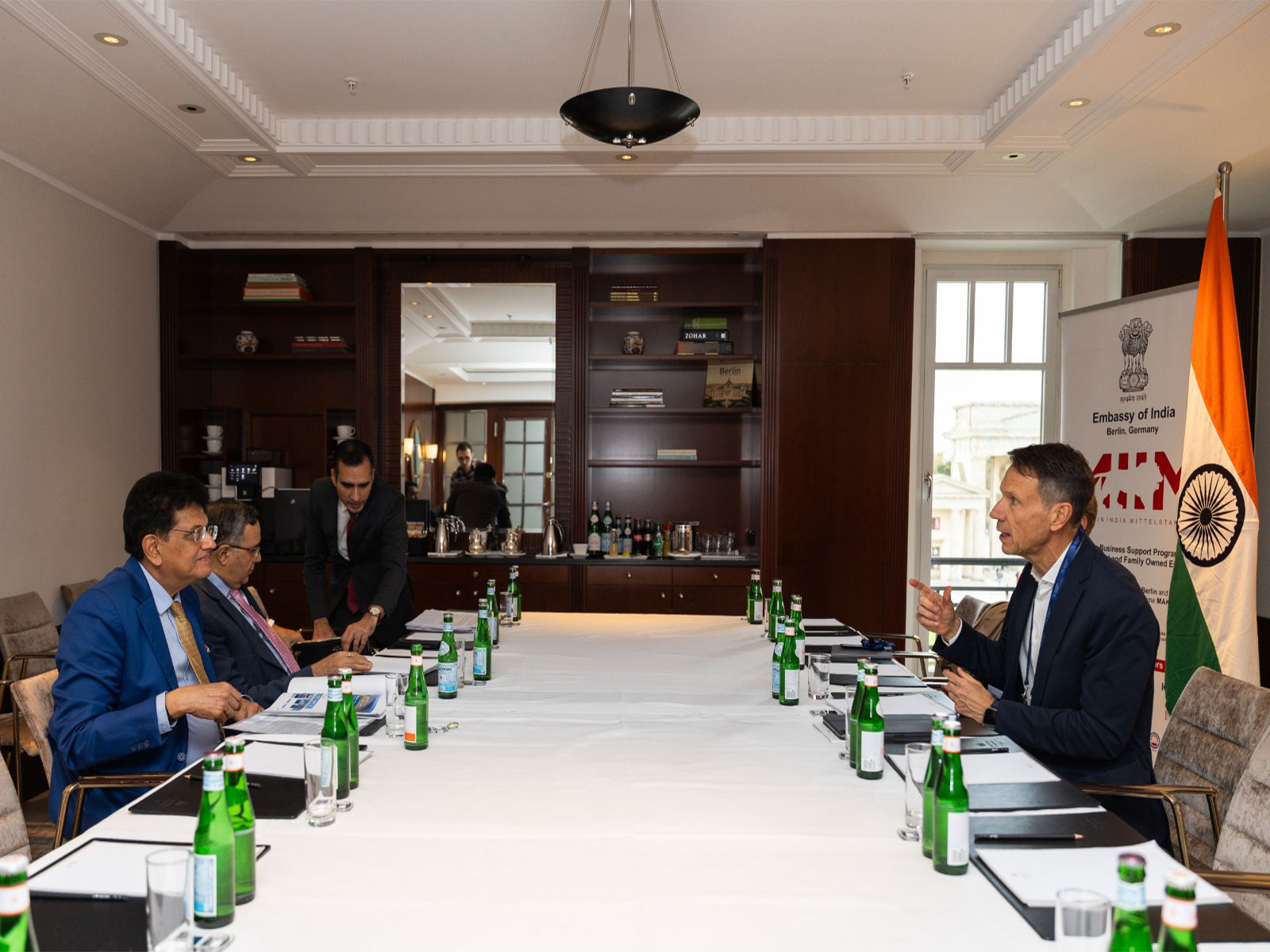  Union Minister of Commerce and Industry, Piyush Goyal with René Obermann, Chairman of the Board of Directors, Airbus (Photo: X@PiyushGoyal)