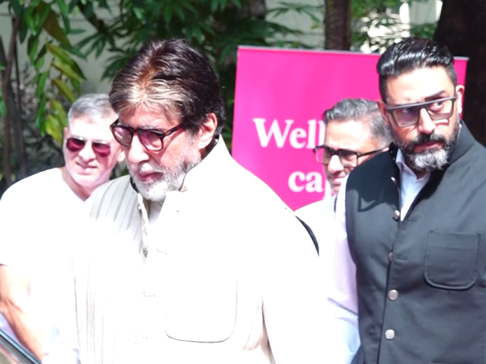 Megastar Amitabh Bachchan and his son Abhishek Bachchan (Image source: ANI)