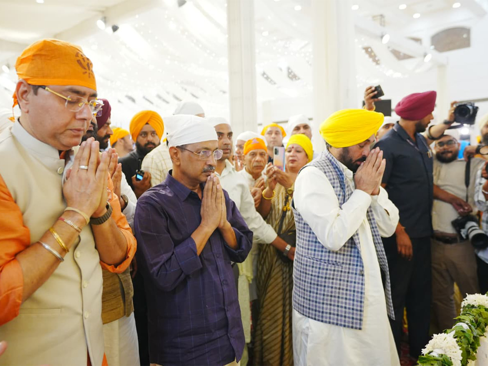 Arvind Kejriwal, Punjab CM participate in kirtan darbar (Photo/ANI)