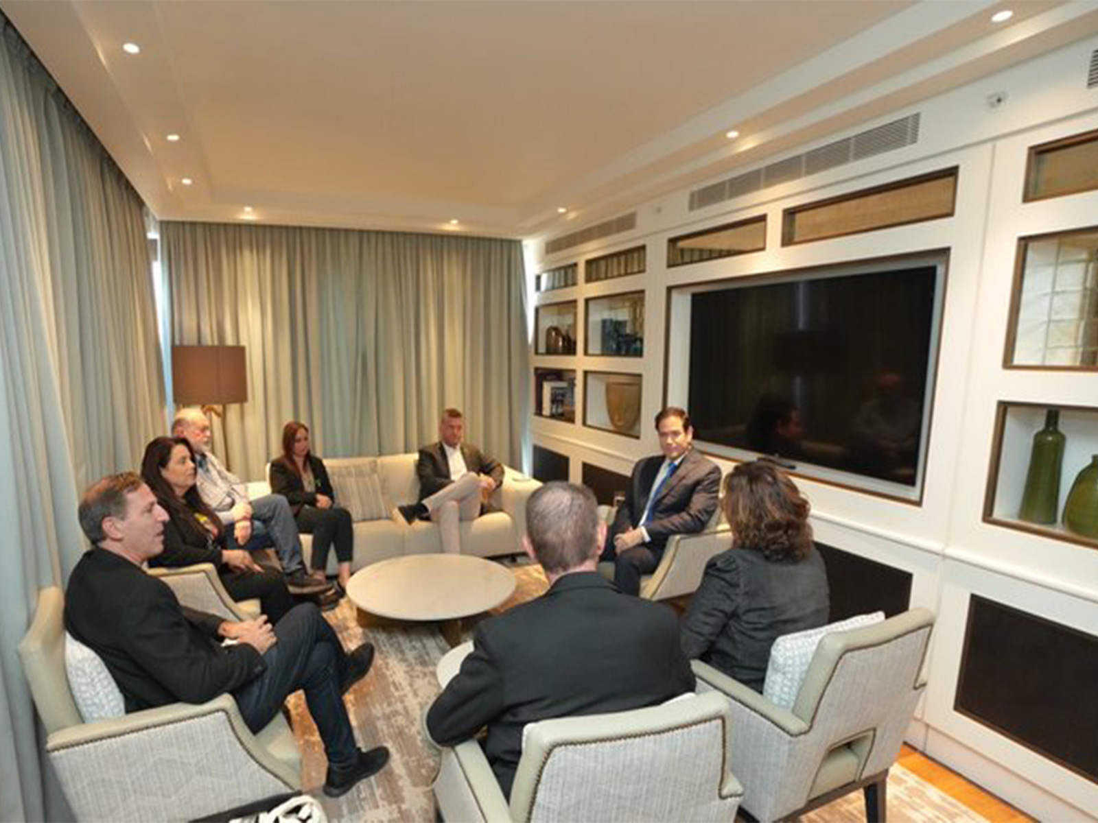 Secretary Marco Rubio meets with families of deceased hostges (photo/X @SecRubio)