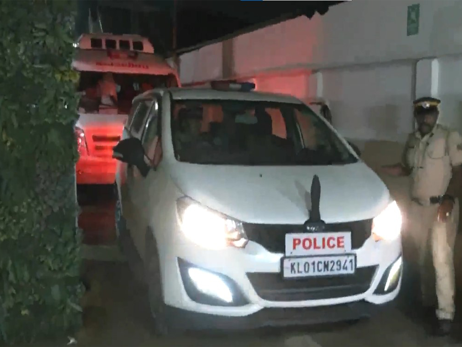 SIT team leaves head office of Smart Creation (Photo/ANI)