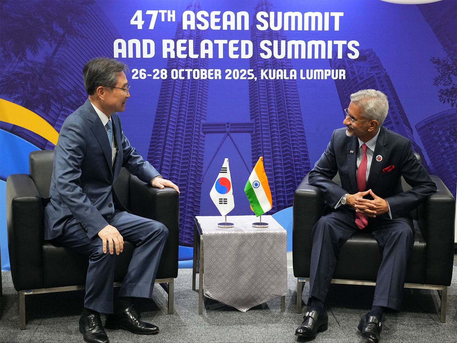 External Affairs Minsiter S Jaishankar met his South Korean counterpart Cho Hyun (Photo:X/@DrSJaishankar)