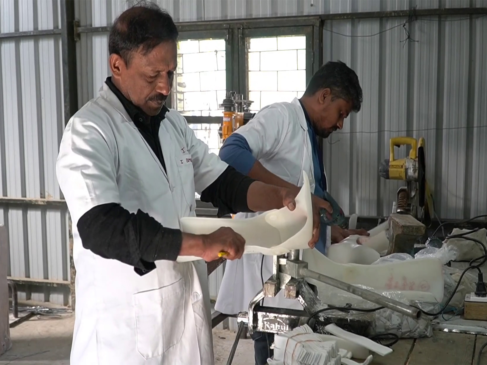 Indian Army organises  three-day 'Artificial Limb Fitment Camp' in Kupwara (Photo: ANI)