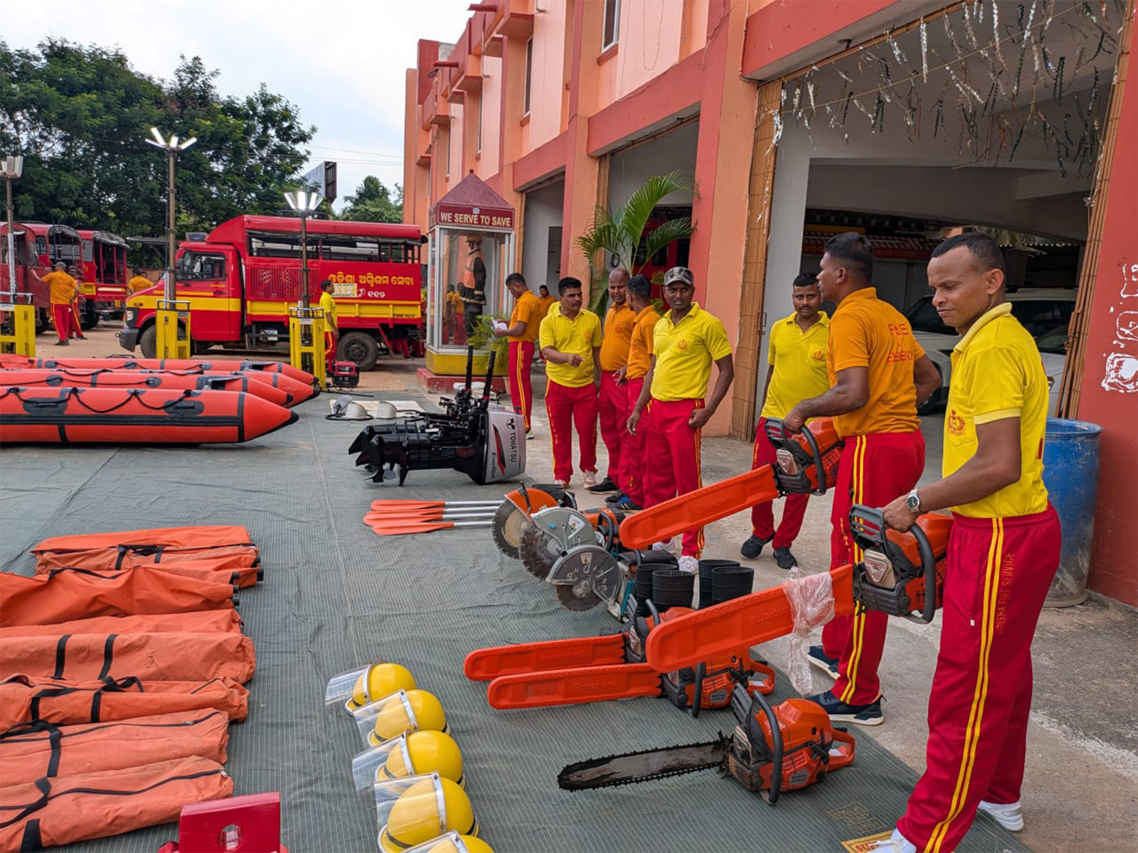 ODRAF (Odisha Disaster Rapid Action Force) teams preparing for Cyclone Montha (Photo/ANI) ODRAF (Odisha Disaster Rapid Action Force) teams preparing for Cyclone Montha (Photo/ANI)