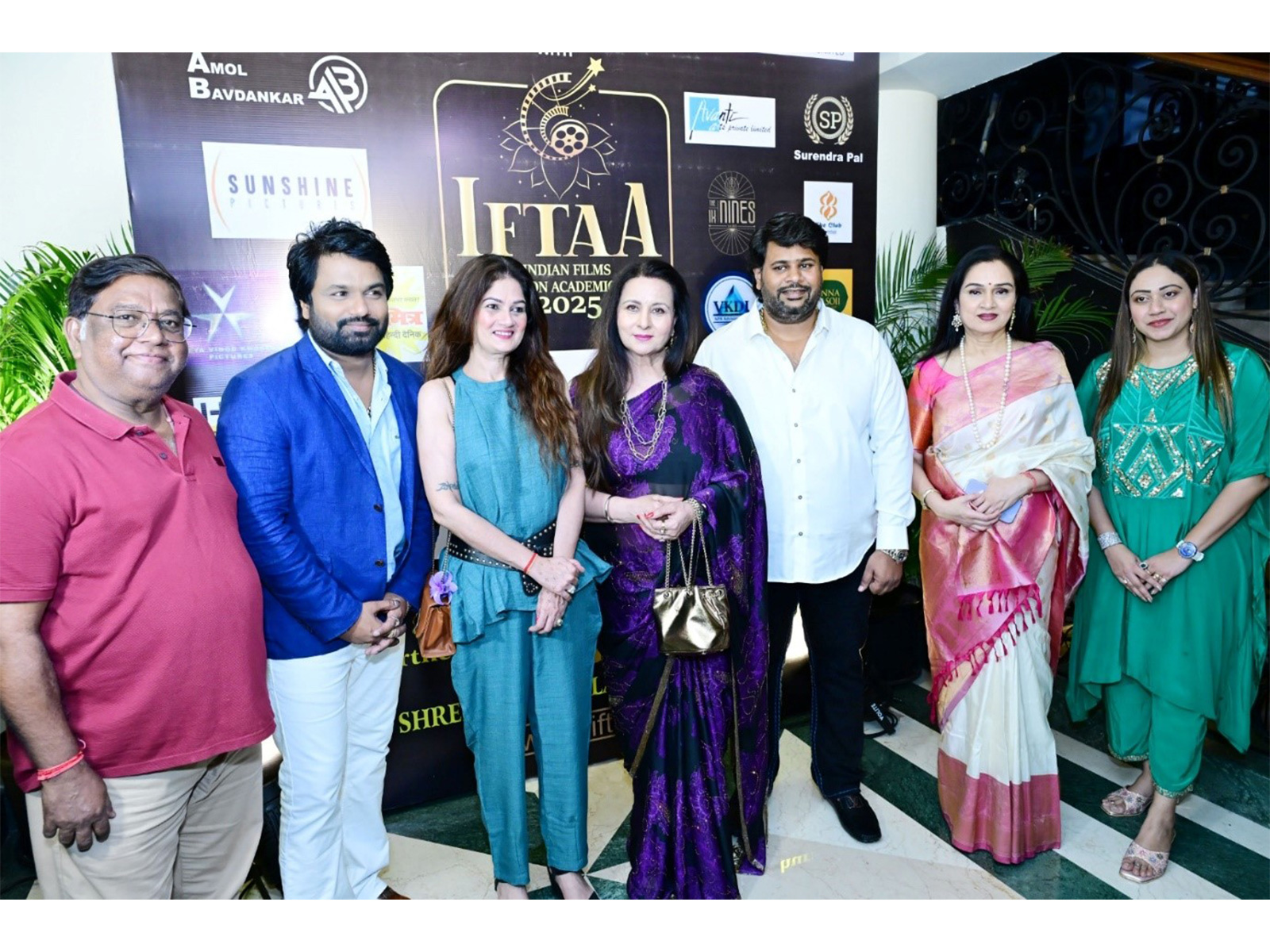 Padmini Kolhapure and Poonam Dhillon launched the Trophy of IFTAA Awards organized by Kushal Suresh Dhuri Padmini Kolhapure and Poonam Dhillon launched the Trophy of IFTAA Awards organized by Kushal Suresh Dhuri