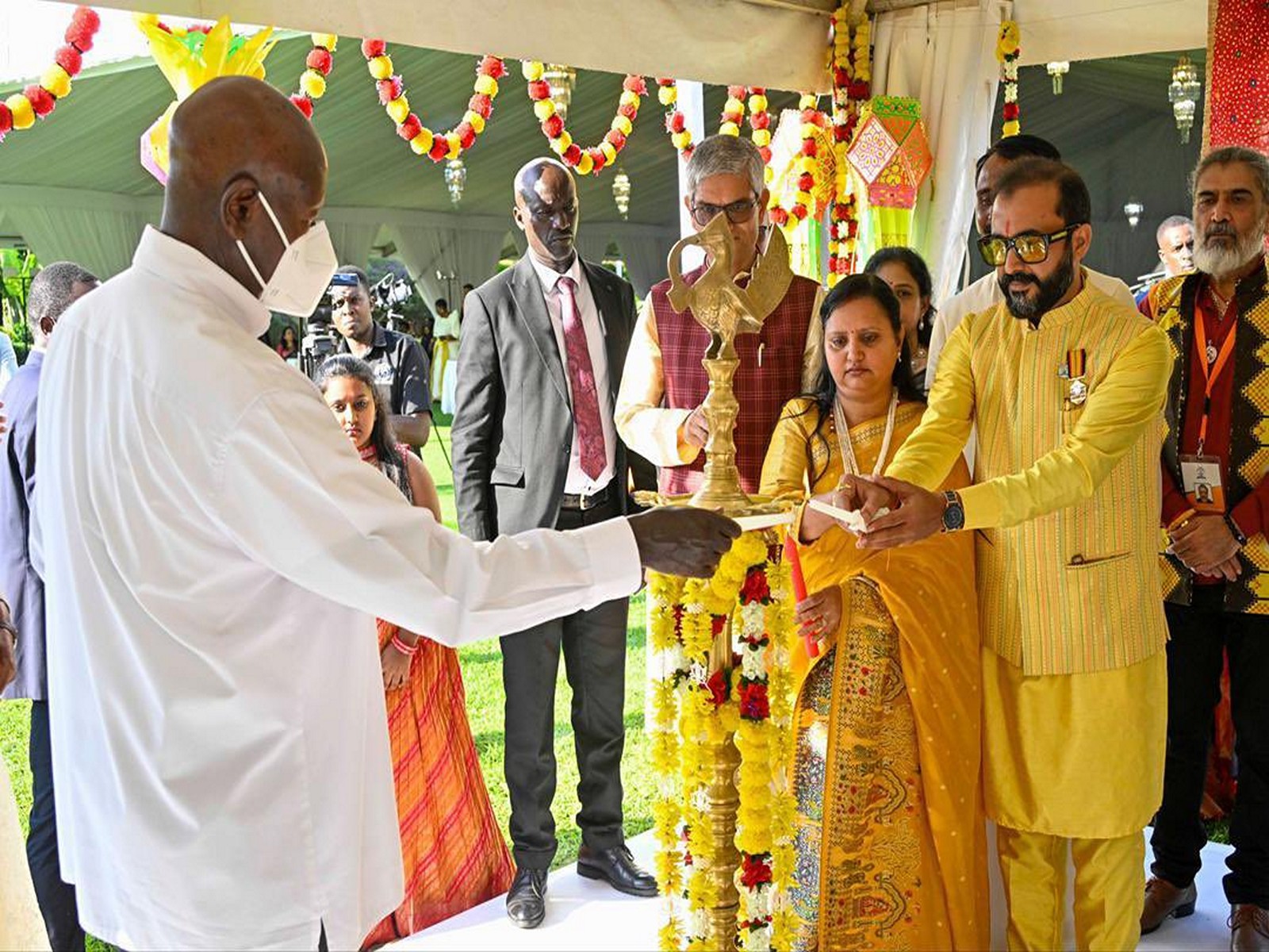 Ugandan President hosts Diwali dinner for Indian community (Photo:X/ @IndiainUganda)