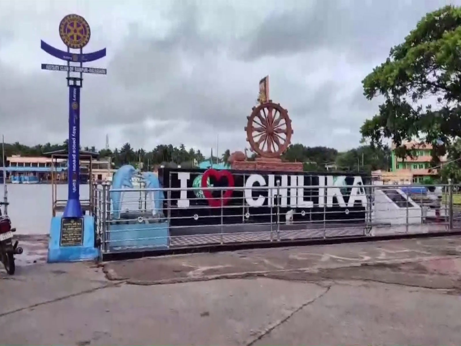 Chilika Lake in Odisha's Khordha district turns rough due to the impact of Cyclone Montha (Photo/ANI)