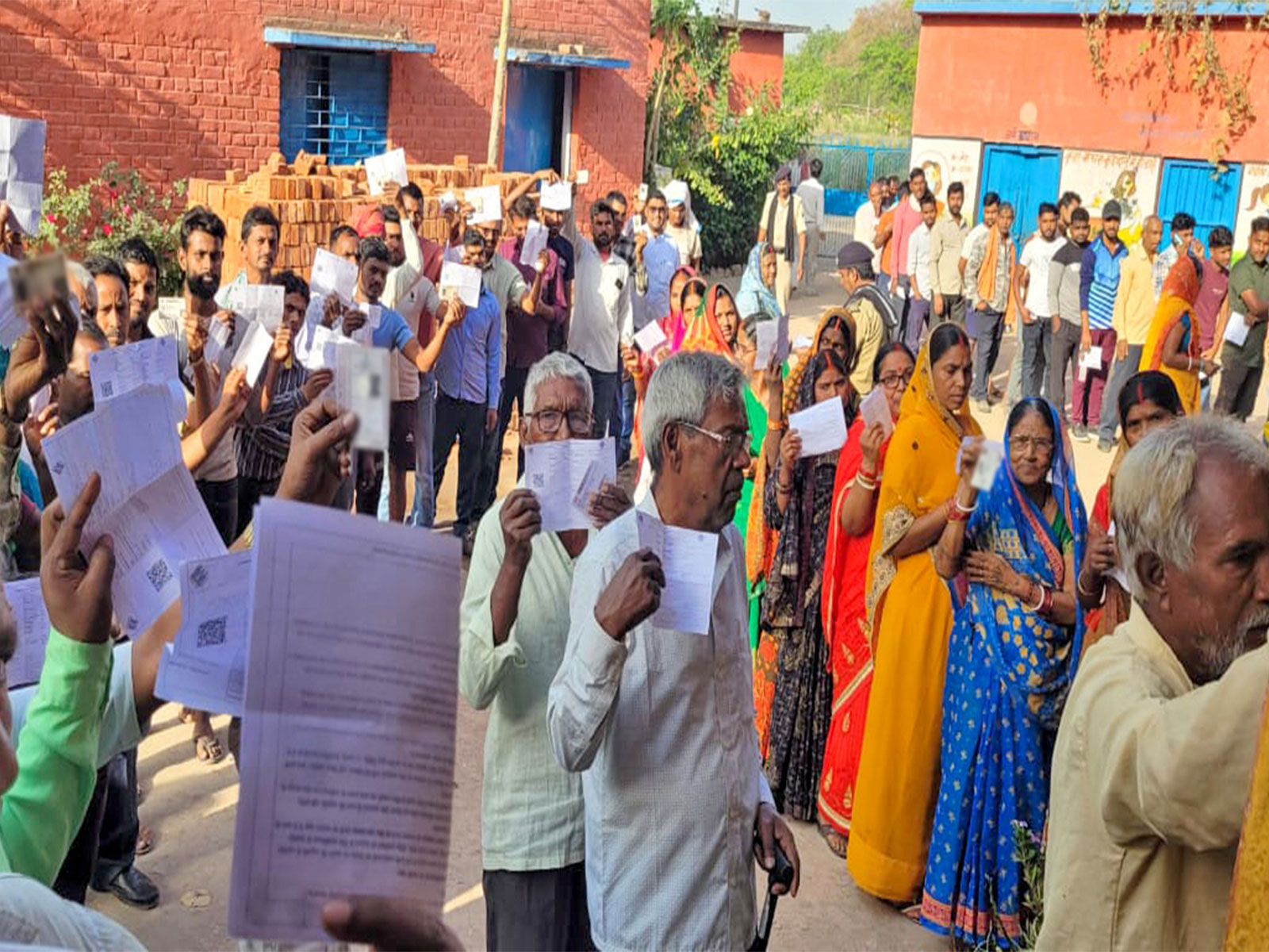 People waiting to cast their vote in Bihar (File Photo/ANI)