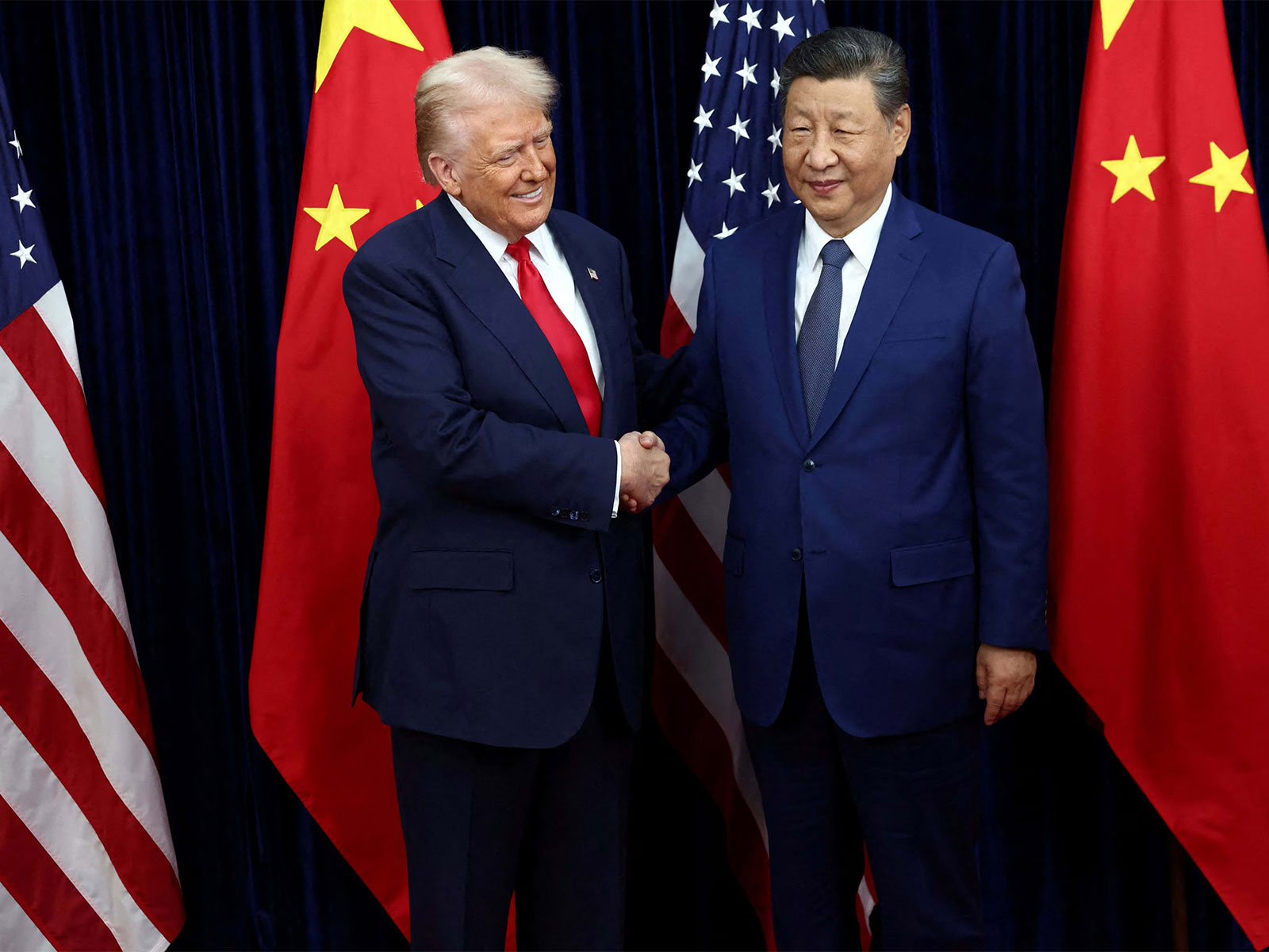 US President Donald Trump meets Chinese President Xi Jinping in Busan, South Korea. (Photo/Reuters)