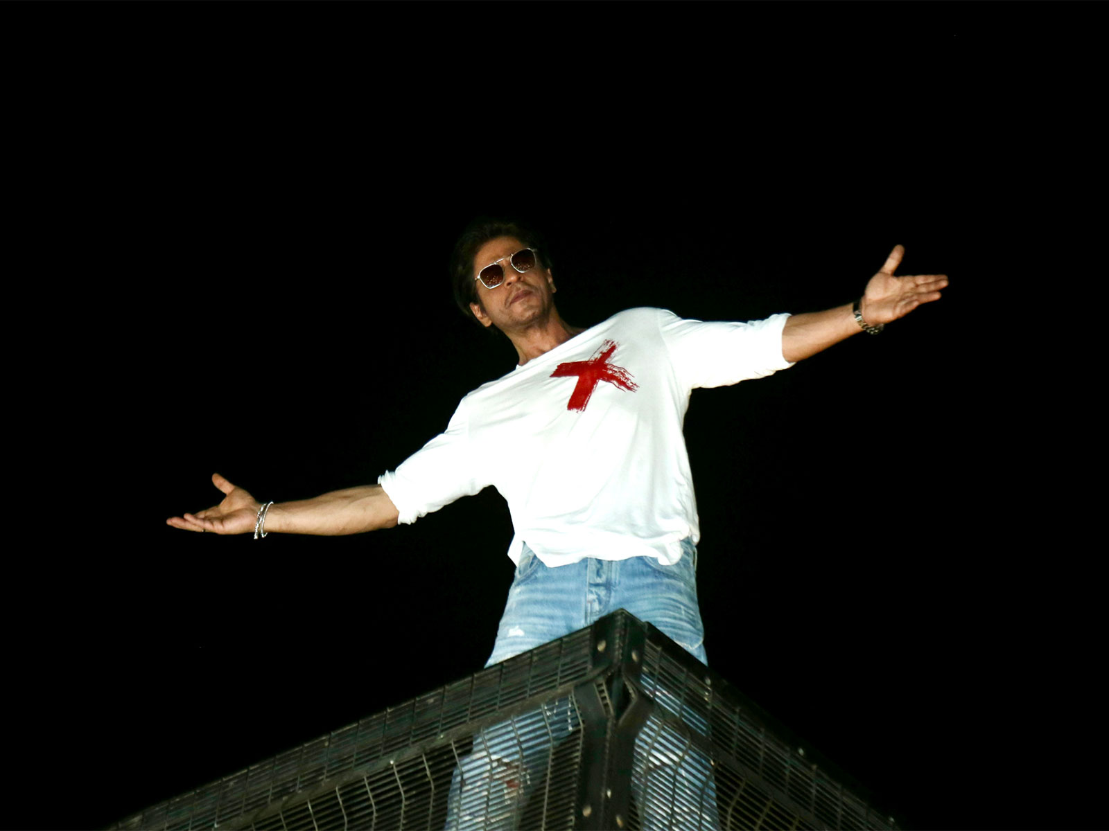 Shah Rukh Khan from Mannat balcony (File photo: ANI)