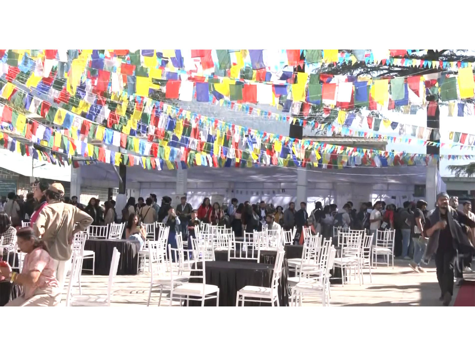 Long queues outside screening of films at DIFF 025